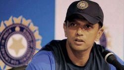 என்ன நடக்குதுன்னு நாளைக்கு பாருங்க.. சவால் விட்டு அதிர வைத்த டிராவிட்.. மண்ணைக் கவ்விய பாக்.!