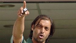 இதுதான் நீங்க கிரிக்கெட் நடத்துற லட்சணமா? ஐசிசி ட்வீட்.. கிழித்து தொங்கவிட்ட வீரர்.. வெடித்த சர்ச்சை