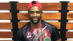 தென்னாப்பிரிக்க கிரிக்கெட் வீரருக்கு கொரோனா.. ஏன் எனக்கு மட்டும் எல்லாம் வருது? கண்ணீர் பதிவு!