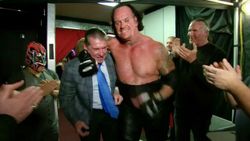 முடியலை என்னை விட்ருங்க.. அடுத்த மேட்ச்சுக்கு திட்டம் போட்ட WWE.. தெறித்து ஓடிய அண்டர்டேக்கர்!