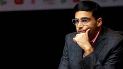 கம்ப்யூட்டருக்கு எதிரான போட்டி போல கொரோனாவிற்கு எதிராக போராடுகிறோம்