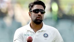 போட்டிகள்ல பங்கேற்காம வீட்டுக்குள்ளயே இருக்கறது நமநமங்குது... உடனடியா வெளிய போய் ஆடணும்