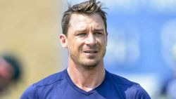 பயத்துடன் இருக்கும் டேல் ஸ்டெய்ன்.. தென்னாப்பிரிக்காவில் தினமும் அதிர்ச்சி.. வெளியான தகவல்