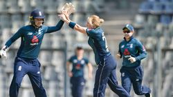 பெண்கள் அணியும் புறப்பட்டாச்சு... திங்கட்கிழமைல இருந்து பயிற்சி