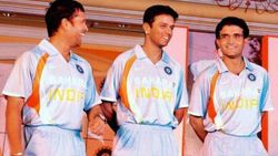 நாம போக வேண்டாம்.. கங்குலி, சச்சினிடம் அப்படியா சொன்னாரு டிராவிட்!