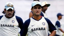 தோனி டாப் ஆர்டர்ல விளையாடறத தான் நான் எப்பவுமே விரும்புவேன்... சவுரவ் கங்குலி