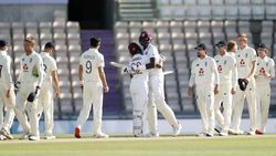 அந்த 95 ரன்கள்.. இங்கிலாந்தை வீழ்த்திய பிளாக்வுட்.. முதல் டெஸ்டில் வெ.இண்டீஸ் அபார வெற்றி!