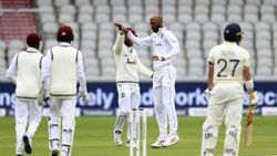 டாஸ் ஜெயித்த உடன்.. தில்லாக முடிவு எடுத்த வெ.இண்டீஸ் கேப்டன்.. இங்கிலாந்து திணறல் துவக்கம்!