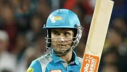 இவரையெல்லாம் டீம்ல வைச்சுக்க முடியாது.. 4 ஆண்டுகள் கங்குலியை வீட்டுக்கு அனுப்பிய சீனியர்கள்!