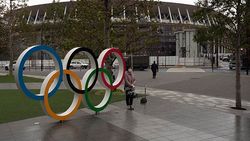 ஒலிம்பிக் கோல்ப் 2020.. விறுவிறுப்பாக நடந்து வந்த ஆட்டம் திடீரென மழையால் பாதிப்பு.. ஒத்திவைப்பு!