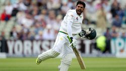 யப்பா சாமி ஒரு வழியா தப்பிச்சுட்டேன்.. தோல்வியை நோக்கி டீம்.. ஆனாலும் எஸ்கேப் ஆன பாக். கேப்டன்!