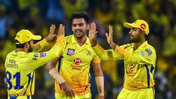 இந்த 2 சிஎஸ்கே வீரர்களில் ஒருவருக்கு தான் கொரோனா பாதிப்பு.. இந்திய அணி வீரர்.. பரபர தகவல்!