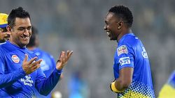 எவ்ளோ அடிச்சாலும் தாங்கிப்பாரு... பதற்றமே அடைய மாட்டாரு... கேப்டன் கூல் குறித்து பிராவோ பெருமிதம்