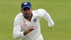 பஸ் டிரைவரான தல தோனி.. அப்டியே ஷாக் ஆகிட்டோம்.. சக வீரர்கள் பிரமிப்பு