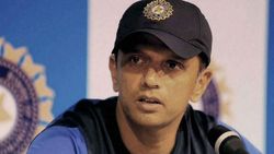 முன்னாள் வீரர்களோட அனுபவத்தை வேஸ்ட் பண்ணக்கூடாது.. பிசிசிஐ கூட்டத்தில் டிராவிட் கருத்து