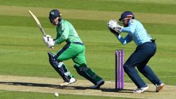 திக் திக் கடைசி ஓவர்.. செம சேஸிங்.. 214 ரன் கூட்டணி.. உலகக்கோப்பை சாம்பியனை வீழ்த்திய அயர்லாந்து!