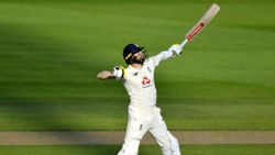 செம ட்விஸ்ட்… ஜெயிக்க வேண்டிய போட்டியில் பாக். தோல்வி.. வோக்ஸ் - பட்லர் அதிரடி.. இங்கிலாந்து வெற்றி!