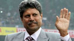 ரசிர்களின் ஏக்கங்கள்... கனவுகள்.. பூர்த்தி செய்த உலக கோப்பை நாயகன்... கபில்தேவ்