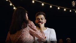 அனுஷ்கா சர்மா கர்ப்பம்... துபாயில் முத்தங்களை பரிமாறி கொண்டாடிய விராட் -அனுஷ்கா ஜோடி