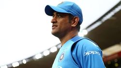 டிஆர்எஸ் கில்லாடி.. எதிரணியை கண்டு அஞ்சாதவர்.. தோனியை பாராட்டித் தள்ளிய பாகிஸ்தான் வீரர்கள்!