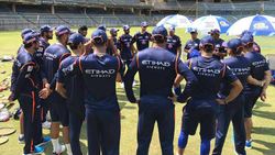 அவரை எல்லாம் நம்பி டீமுக்குள்ள விட முடியாது.. பிசிசிஐக்கு “நோ”.. ஒன்று திரண்ட ஐபிஎல் அணிகள்!