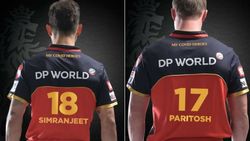 சல்யூட் கேப்டன்.. திடீரென புதிய பெயர்களோடு களமிறங்கும் கோலி, ஏபிடி.. ஏன் இந்த முடிவு? செம காரணம்!