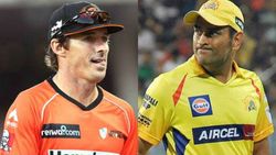 வயசான தோனிக்கெல்லாம் என் ஐபிஎல் டீமில் இடமில்லை.. அதிர வைத்த ஆஸி. வீரர்