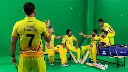 என்னங்க இது.. சிஎஸ்கே டீம் ரொம்ப பிஸியா இதைத் தான் பண்ணிக்கிட்டு இருக்காங்களா?