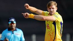 முன்னாள் சிஎஸ்கே வீரருக்கு கொரோனா தொற்று... மனைவிக்கும் தொற்று