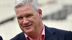 மயங்கி விழுந்த டீன் ஜோன்ஸ்.. உயிரைக் காப்பாற்ற போராடிய பிரெட் லீ.. பரபர நிமிடங்கள்.. என்ன நடந்தது?