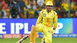 2 வருடம் முன் தோனி எடுத்த முடிவு.. சிஎஸ்கேவின் அந்த தவறு..சென்னையை விடாமல் துரத்தும் பெரிய பிரச்சனை!