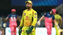 சிஎஸ்கே எதிர்காலம்.. இப்படியே போனால் அவ்வளவுதான்.. தோனி சாட்டையை சுழற்ற வேண்டிய நேரம் வந்துவிட்டது!