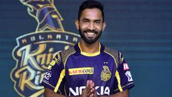 கேகேஆர் அணியின் கேப்டனாக இயான் மார்கன் மாற்றப்படுவாரா? நெருக்கடியில் தினேஷ் கார்த்திக்