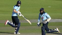 கடைசி பேட்ஸ்மேன் வரை பவுண்டரி.. பேர்ஸ்டோ சதம்.. ஆஸி.வுக்கு இமாலய இலக்கை நிர்ணயித்த இங்கிலாந்து