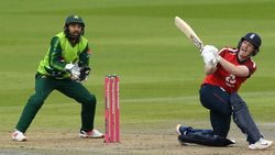 கடைசி பந்து.. 1 சிக்ஸ் தேவை.. திக்திக் டி20.. போராடிய இங்கிலாந்து.. செம ஆட்டம் ஆடிய பாக்.!