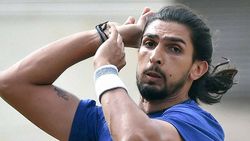 என்னங்க இப்படி ஆகிப்போச்சு.. மேட்ச்ல ஆடறதுக்கு முன்னாடியேவா..