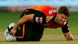 பாதியில் வெளியேறிய வீரர்.. காணாமல் போன 