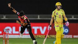 சீனியர் வீரரையே மதிக்காத சாம்.. எல்லாம் தோனி கொடுத்த தைரியம்.. களத்தில் நடந்த சம்பவம்!