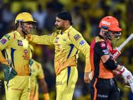 தோனியை சீண்டும் ஹர்பஜன்.. 