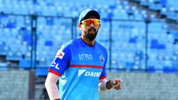 டெல்லி கேபிடல்ஸ் அணிக்கு பின்னடைவு... இஷாந்த் சர்மா வெளியேற்றம்.. தசை வலி காரணம்