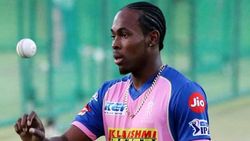 அப்படித்தான் ஆடுவேன்.. கெத்து காட்டி அடம்பிடித்த இளம் வீரர்.. முதல் பந்திலேயே அதிர வைத்த ஆர்ச்சர்!