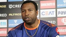 'எந்த வீரரும் இப்படி செய்ய மாட்டார்..' டி காக் - நிறவெறி சர்ச்சை.. வெளுத்து வாங்கிய பொல்லார்ட்