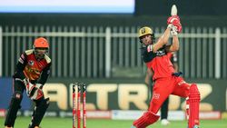 RCB vs SRH : ஏமாற்றிய கோலி, டிவில்லியர்ஸ்.. டெஸ்ட் மேட்ச் ஆடிய உள்ளூர் வீரர்.. தெறிக்கவிட்ட நட்டி!