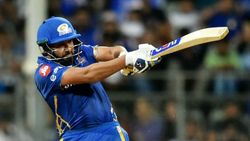 மெகா ஐபிஎல் சாதனை.. கோலி, ரெய்னாவுடன் டாப் லிஸ்ட்டில் சேர்ந்த ஹிட்மேன்!