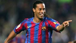 பிரபல கால்பந்து வீரர் ரொனால்டின்ஹோவுக்கு கொரோனா வைரஸ் பாதிப்பு.. ரசிகர்கள் அதிர்ச்சி!