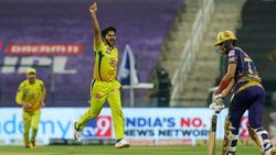 CSK vs KKR : டாஸ் வென்ற தோனி.. இரு முக்கிய வெளிநாட்டு வீரர்கள் நீக்கம்.. சிஎஸ்கே அதிரடி!