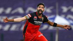 இப்படி ஒரு ரெக்கார்டை யாரும் செய்ததில்லை.. வரலாற்று சாதனை செய்த வீரர்.. ஆடிப் போன கொல்கத்தா டீம்!