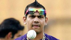 தப்பான பவுலிங் ஆக்சன்.. பிசிசிஐக்கு பறந்த கடிதம்.. பயிற்சிக்கு கூட வராத சுனில் நரேன்.. மாட்டும் KKR!