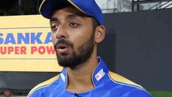 மிஸ்டரி ஸ்பின்னர்.. மிரள வைக்கும் பவுலிங்.. இந்திய அணியில் இடம் பிடித்த அந்த தமிழக வீரர்!