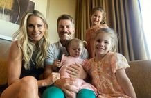 என்னுடைய சொர்க்கம்... 108 நாட்களுக்கு பிறகு குடும்பத்தினருடன் சேர்ந்த டேவிட் வார்னர் மகிழ்ச்சி!